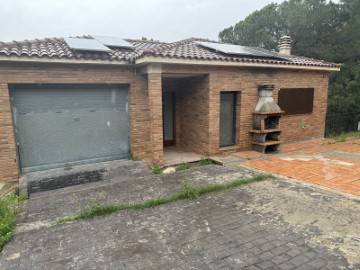 House 4 Bedrooms in Baronia-Can Bosch