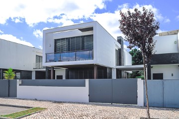 House 4 Bedrooms in Azeitão (São Lourenço e São Simão)