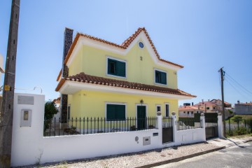 House 4 Bedrooms in Póvoa de Santa Iria e Forte da Casa