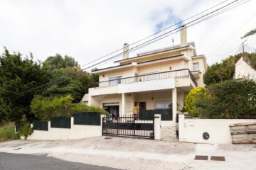 House 5 Bedrooms in Venteira