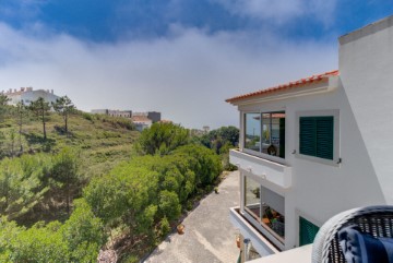 House 4 Bedrooms in Ericeira