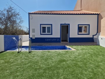 House 4 Bedrooms in Alcantarilha e Pêra