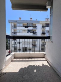 Apartment 2 Bedrooms in Sacavém e Prior Velho