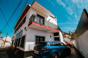 Edificio en Venda do Pinheiro e Santo Estêvão das Galés