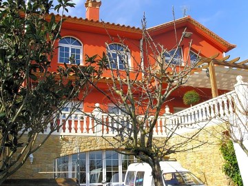 House 7 Bedrooms in Cruïlles