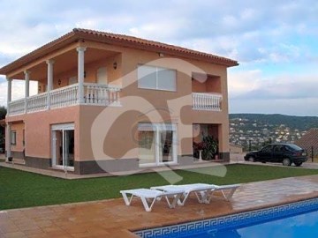 House 6 Bedrooms in Calonge Poble