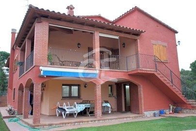 House 5 Bedrooms in Calonge Poble