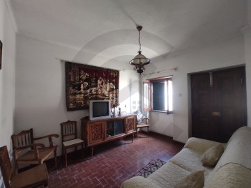 House 3 Bedrooms in Malhou, Louriceira e Espinheiro