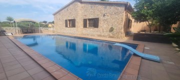 Country homes 3 Bedrooms in Aiguaviva Parc