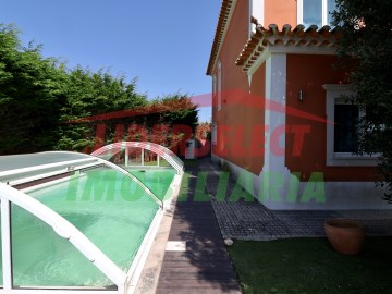 MORADIA T3 com piscina