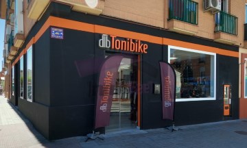 Commercial premises in Paracuellos de Jarama