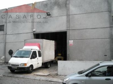 Bâtiment industriel / entrepôt à Vila Nova da Telha