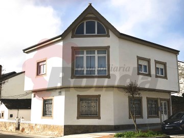 House 5 Bedrooms in Rabade