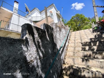 staircase from drive way to the house