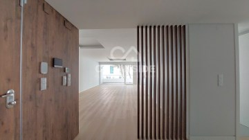 3-Bedroom Apartment, Carcavelos