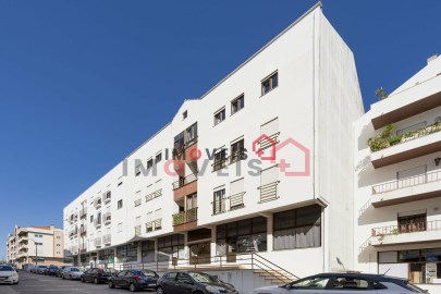 Apartment 4 Bedrooms in Leiria, Pousos, Barreira e Cortes