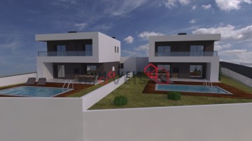 House 4 Bedrooms in Batalha