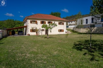 House 3 Bedrooms in Briteiros Santo Estêvão e Donim