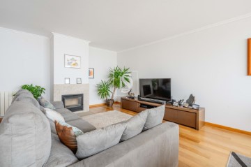 Apartment 3 Bedrooms in Matosinhos e Leça da Palmeira