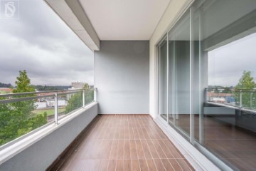 Piso 3 Habitaciones en Gondomar (São Cosme), Valbom e Jovim