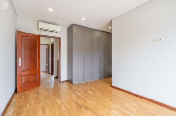 Apartamento 3 Quartos em Gondomar (São Cosme), Valbom e Jovim