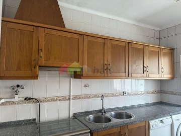 1 Apartamento T2 Torre da Marinha Márcia Domingos 