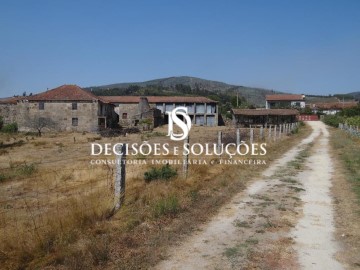 Quintas e casas rústicas 10 Quartos em Sousela