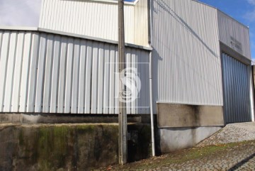 Bâtiment industriel / entrepôt à Frazão Arreigada