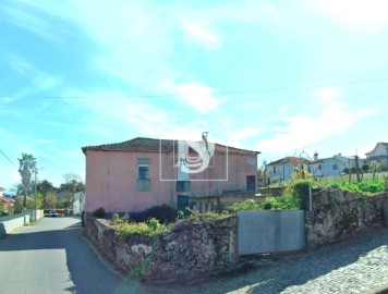 House 4 Bedrooms in Canedo de Basto e Corgo