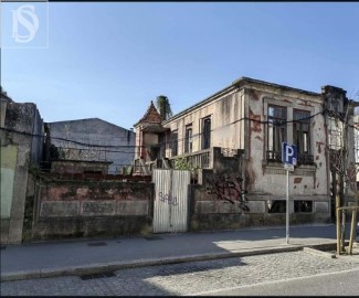 House 4 Bedrooms in Custóias, Leça do Balio e Guifões