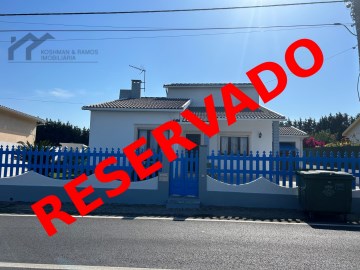 House 3 Bedrooms in A dos Cunhados e Maceira