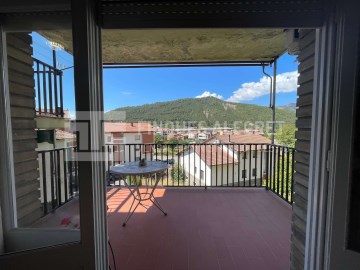 Apartment 4 Bedrooms in La Pobla de Segur