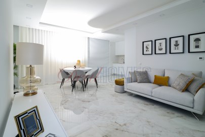 Luxury 2 bedroom flat with pool in Lagos - Deal Ho