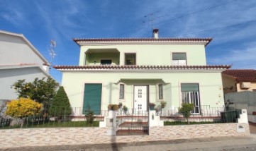 House 4 Bedrooms in Riachos