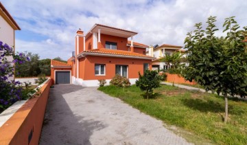 Maison 4 Chambres à Rio de Mouro