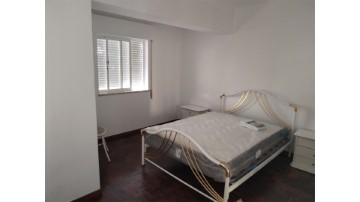 Apartamento 3 Quartos em Faro (Sé e São Pedro)