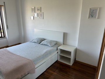 Quarto  em Ramada e Caneças