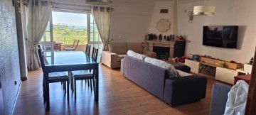 Apartamento 3 Quartos em Porto Salvo