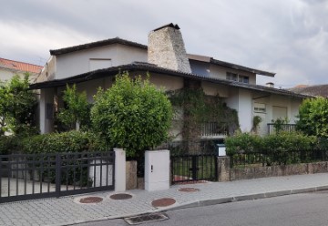 Maison 7 Chambres à Viseu