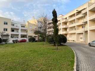 Piso 2 Habitaciones en Carcavelos e Parede