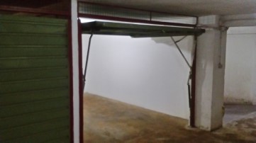 Garagem em Braga (São José de São Lázaro e São João do Souto)