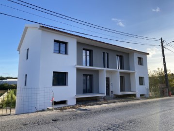 Duplex 2 Quartos em Aljubarrota