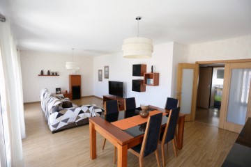 Apartment 3 Bedrooms in Vila Franca de Xira