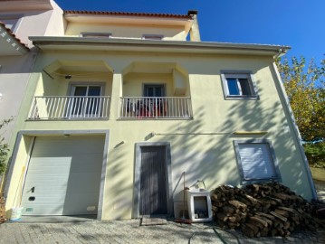 House 5 Bedrooms in Covilhã e Canhoso