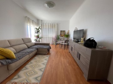 Apartamento 1 Quarto em Carcavelos e Parede