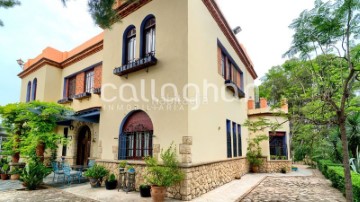 House 9 Bedrooms in Buñol