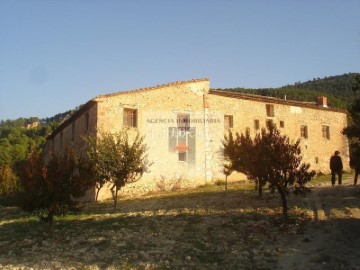 Casas rústicas  en Barri Zona Nord