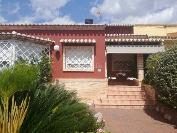 House 3 Bedrooms in Benisuera