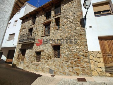 House 4 Bedrooms in Cortes de Arenoso