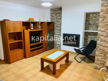 House 4 Bedrooms in Alfafara